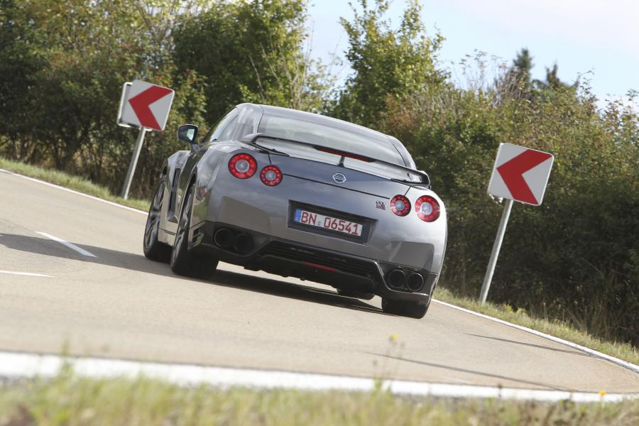 Nissan GT-R 2013 года  (EU) (фото 56 из 69)